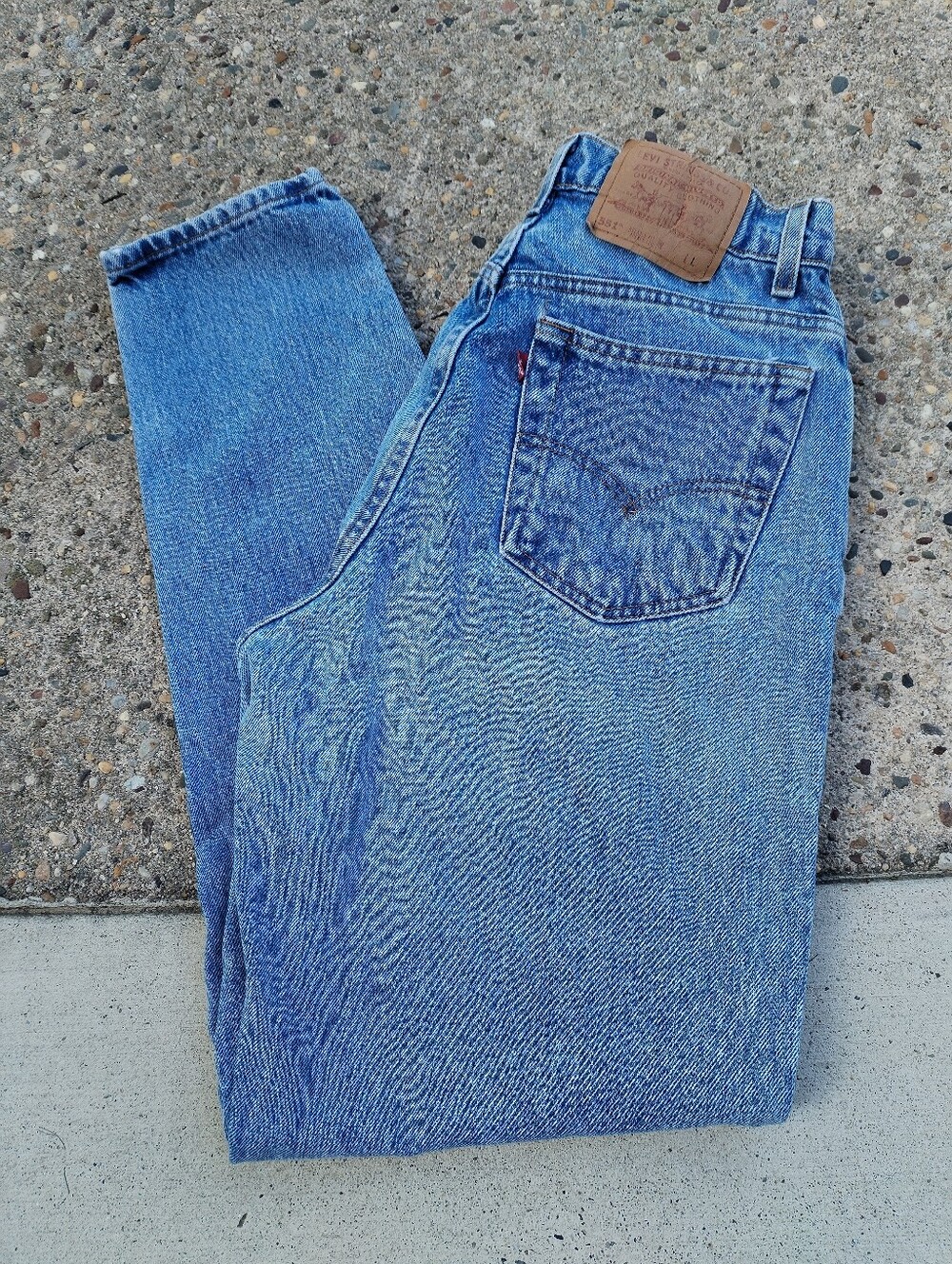 Vintage Levis 551 Jeans Women 12  Blue Denim Wash Taper USA Made 90s 96